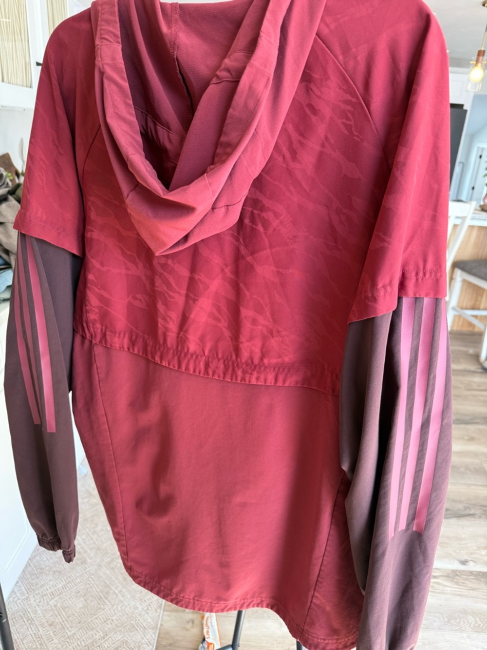 Men’s Adidas Maroon & Burgundy Hooded Pullover Windbreaker - Picture 2 of 7